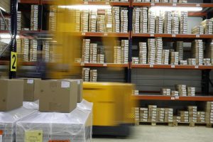 Producent opakowań kartonowych – jak wybrać właściwego partnera i dopasować typ opakowania do produktu